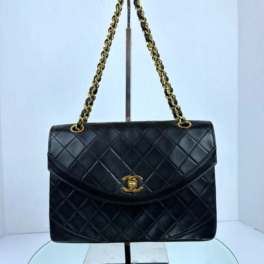 CHANEL CC Single Flap Quilted Lambskin Leather  Bag - Picture 2 of 15
